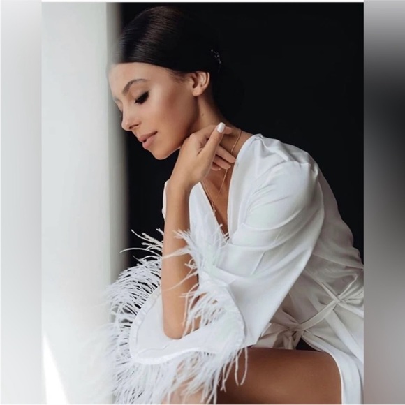 Bridal Robe Long White Feather (The Robe UA Mia) - Picture 8 of 11